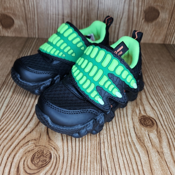 Skechers Other - Skechers Boys Lil Saurus- Claw Hunter Sneakers Size 7 NWOB